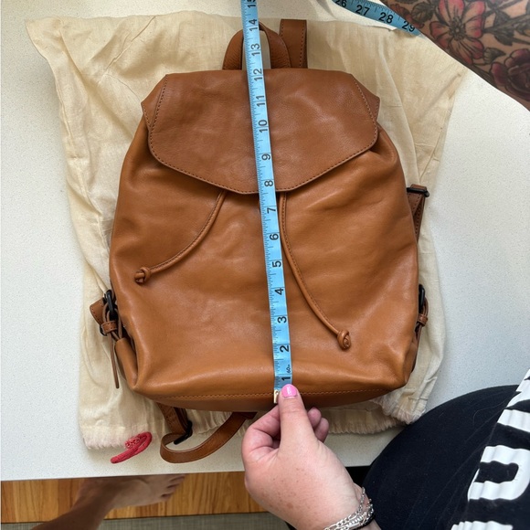 Aunts and uncles tanned leather Carmel backpack, purse Mrs. Onion rucksack - Picture 7 of 8